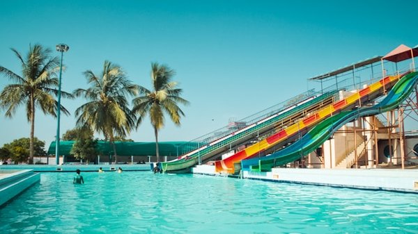 Les campings avec toboggan à Hyères pour familles